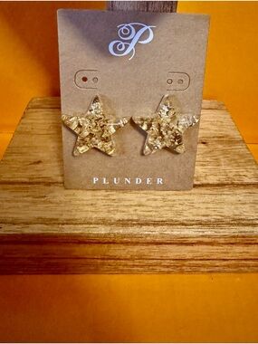 Plunder Golden Star Stud Earrings New in Box + Pouch